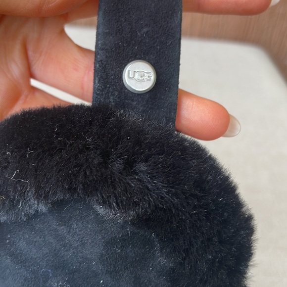 Ugg earmuffs - Picture 3 of 8